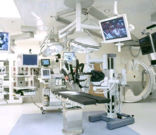 مسئول فنی تجهیزات پزشکی چه کسی است؟