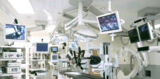 مسئول فنی تجهیزات پزشکی چه کسی است؟